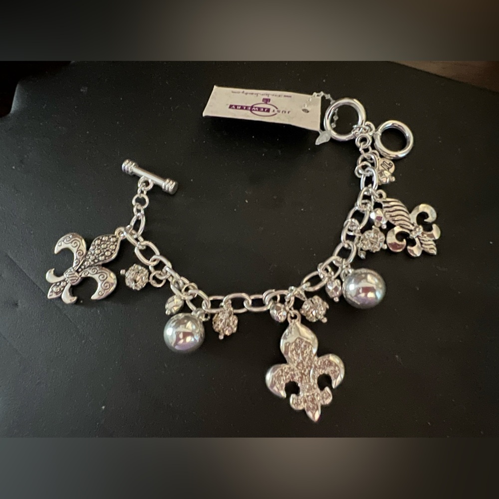 Silver Charm Bracelet With Fleur-De-Lis Accents Nwt